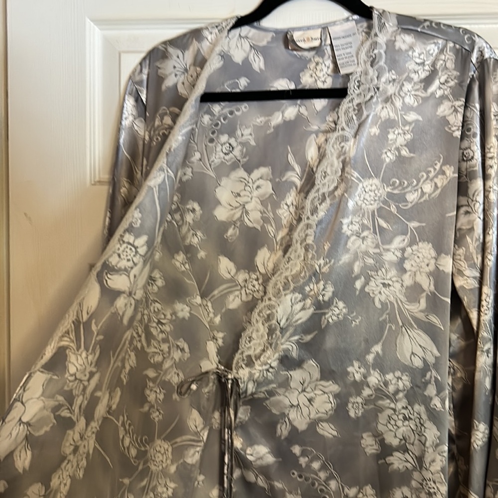 House robe - Picture 3 of 4